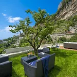 Villa Donna Rachele - *
